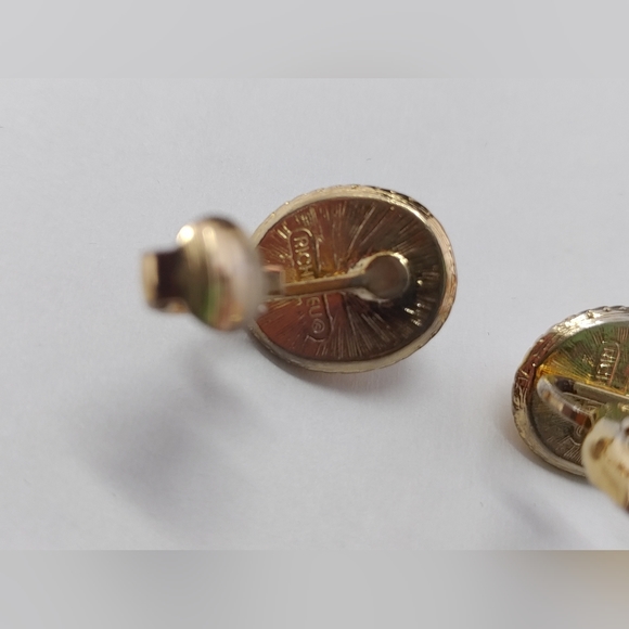 Vintage Richelieu gold rope faux pearl clip on designer earrings - Picture 3 of 4